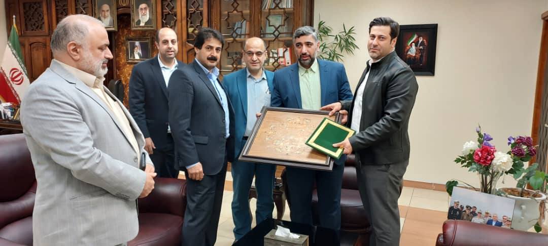 رضا زنده دل شهردار لاهیجان توسط فرماندار تقدیر شد